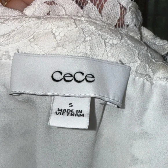 ☀️SUMMER CLEARANCE SALE☀️ Cece White Lace Blouse - Picture 5 of 7